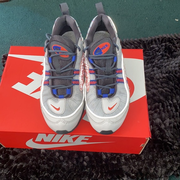 Sneakers - Picture 2 of 3